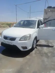 كيا ريو موديل 2010