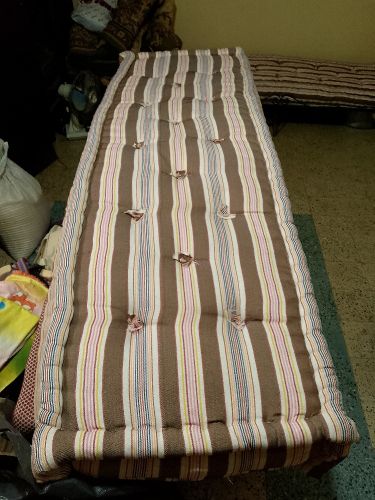 matelas bon état .....souf