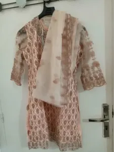 لباس هندي تقليدي كامل للبيع