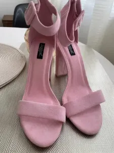 Jolie sandales