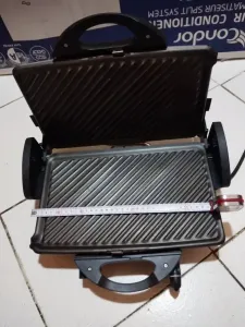 Panineuse 1800 W