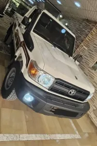 تويوتا هيلوكس موديل 2015