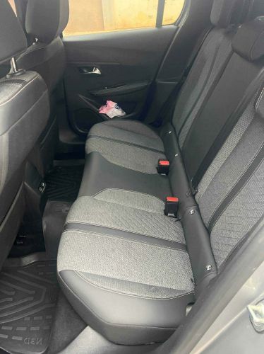 Peugeot 208 en vent 