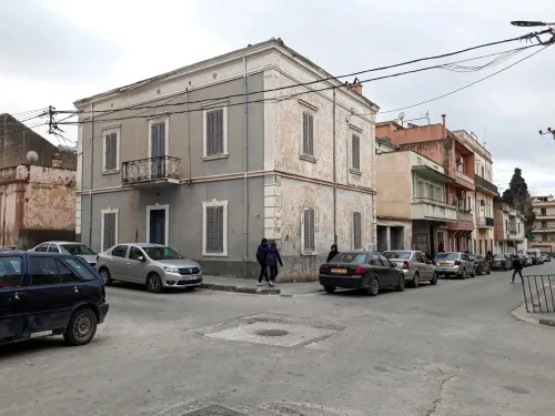 Une maison en plein centre-ville
