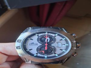 Montre Lotus