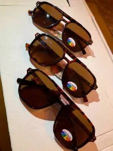LUNETTS DE SOLEIL ET LUNETTS DE
