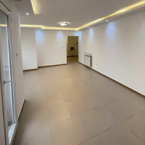 بيع شقة 4 غرف وهران
