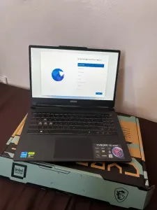2 Pc laptop MSI cyborg 15A13VE av