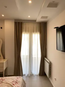 الستائر حسب المقاس و حامل الستائر