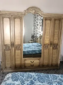 À VENDRE BELLE CHAMBRE À COUCHER