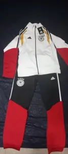 Survêtement adidas
