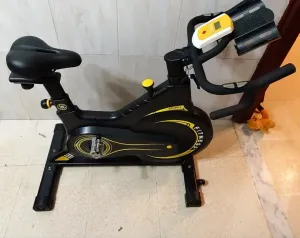 Bonc de musculation ... Vélo spin